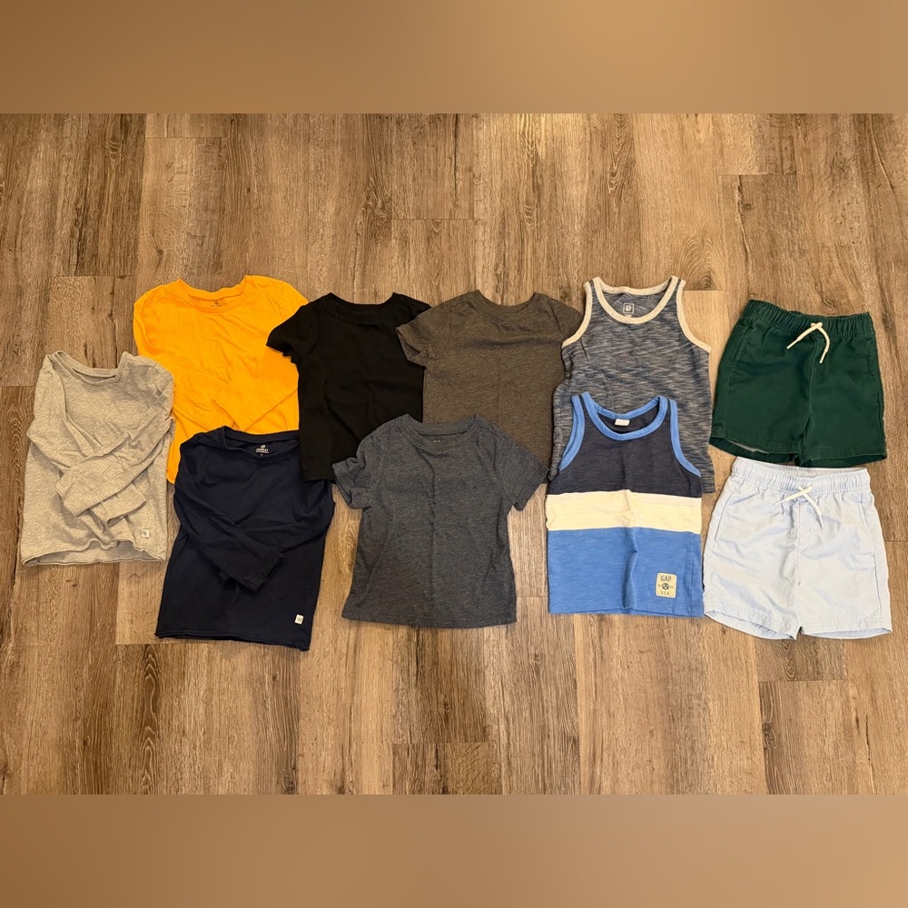 Toddler Boy 2T/3T clothing bundle- Honest Company, Gap, Old Navy